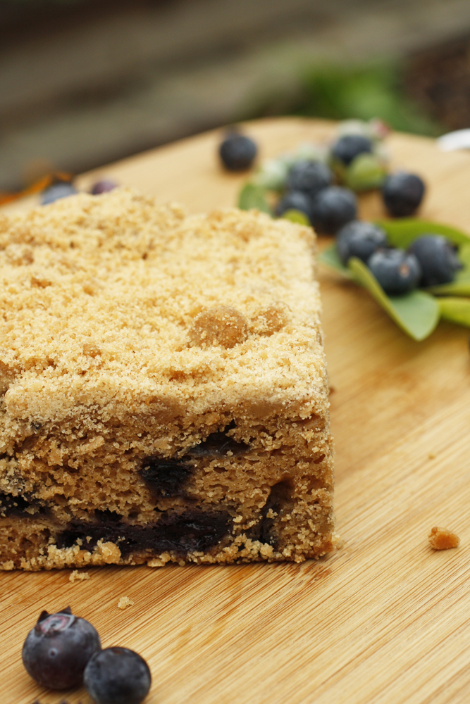 Blueberry coffeecake
