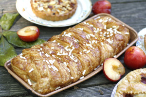 braided-plum-coffeecake