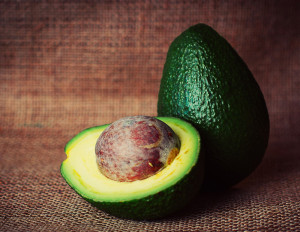 avocado-cut-rustic-pixabay