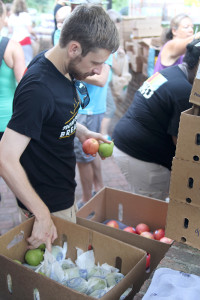 volunteers sorting food