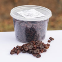 raisins with container